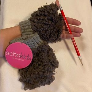 NWT Unisex Faux Fur Fingerless Hand Warmers. Bundle with another fave & save!